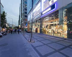 Khách sạn Sam Stay Hongdae (Seoul, Hàn Quốc)