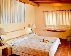 Khách sạn Catalina Beach Resort (Zihuatanejo, Mexico)