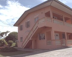 Khách sạn Jgs Tropical Apartments (Crown Point, Trinidad và Tobago)
