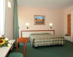Khách sạn Hotel Primavera (Stresa, Ý)