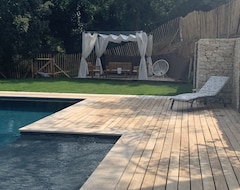 Cijela kuća/apartman Air-Conditioned Wooden Gîte On Stilts With Heated Swimming Pool, Animals Accepted (Saint-Marcel-d'Ardèche, Francuska)