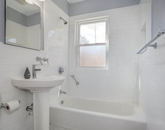 Cijela kuća/apartman Quiet Comfort In Boston - Large 2 Bed Condo (Boston, Sjedinjene Američke Države)