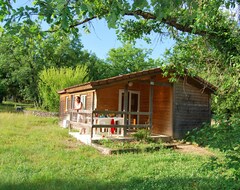 Otel Vibrant Cottage With Covered Terrace, Near Swimming Paradise (Gramat, Fransa)