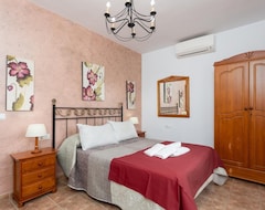 Entire House / Apartment Villa Medina Paloma - Three Bedroom Villa, Sleeps 6 (São Gabriel da Palha, Brazil)