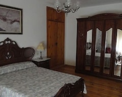Casa/apartamento entero Country Holiday Home - 10 Rooms - 6/8 Persons (Tobed, España)