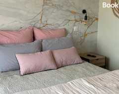 Bed & Breakfast Chambre d'hotes avec Jacuzzi Ventoux Cocoon (Bédoin, Pháp)