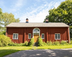 Toàn bộ căn nhà/căn hộ Romantic Flygel On Old Manor Close To The Lake Of Vänern, Värmland (Säffle, Thụy Điển)