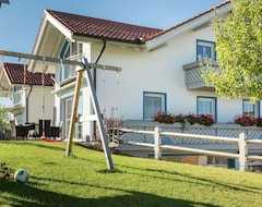 Toàn bộ căn nhà/căn hộ Alluring Farmhouse In Ingenried With Solarium (Ingenried, Đức)