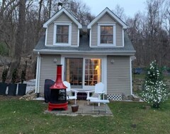 Nhà trọ The Cottage By The Lake: Hudson Valley Indulgence/1 Hr. From Nyc/welcome Pets!. (Brewster, Hoa Kỳ)