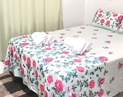 Hotel Pousada Juja Guesthouse With Swimming Pool, 700 Meters From Beto Carreiro. (Penha, Brasilien)