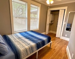 Koko talo/asunto Sunny 2 Bedroom Home With Backyard And Front Porch In Seminole Heights (Tampa, Amerikan Yhdysvallat)