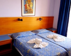 Hotelli Daphne Hotel Apartments (Kato Paphos, Kypros)