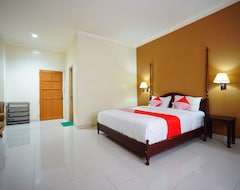 Hotel RedDoorz Brand MAN12045 RedDoorz near Megamall Manado (Manado, Indonesia)