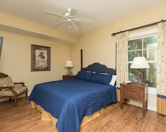 Entire House / Apartment Luxury Condo in World Golf Village, Pet-Friendly! (St. Augustine, USA)