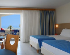 Hotel Kinetta Beach (Kineta, Greece)