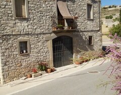 Tüm Ev/Apart Daire Rural Horizons-lovely Penthouse In Renovated Stone Farmhouse 110km Fr. Barcelona (Forés, İspanya)