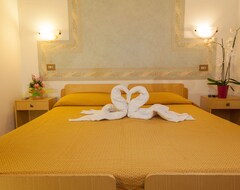 Khách sạn Hotel Ricordo Du Parc (Salsomaggiore Terme, Ý)