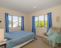 Khách sạn Golfers And Beach Lovers Dream - Matarangi House (Matarangi, New Zealand)