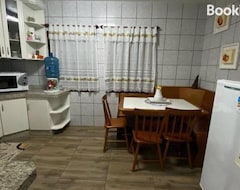 Casa/apartamento entero Apartamento No Centro Proximo A Mercado, Farmacia E Padaria (Treze Tílias, Brasil)