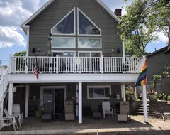 Toàn bộ căn nhà/căn hộ Modern Dog-friendly Home On Webster Lake With Water Access & Spectacular Views (Woodstock, Hoa Kỳ)