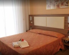 Khách sạn Hotel Sara (Rimini, Ý)