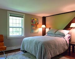 Toàn bộ căn nhà/căn hộ Comfortable, Newly Renovated 2 Bedroom Apartment In Historic Grist Mill (South Egremont, Hoa Kỳ)