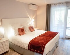 Khách sạn Domaine Ribiera, Hotel 5 Etoiles, Spa & Golf - Forcalquier (Niozelles, Pháp)