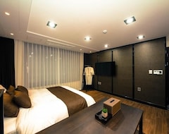 Hotel Calmare Pension (Ulsan, South Korea)
