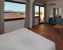 Khách sạn Micalosu Hotel (Cannigione, Ý)