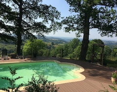 Toàn bộ căn nhà/căn hộ Beautiful House Sleeps Up To 5, Heated Pool Set In 30 Acres. Stunning Views! (Ossun-ez-Angles, Pháp)