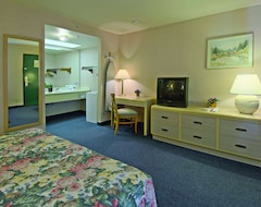 Hotel Howard Johnson By Wyndham Norco (Norco, USA)