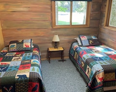 Entire House / Apartment Relaxing Cozy Cabin On Beautiful Pere Marquette River (Branch, USA)