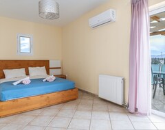 Toàn bộ căn nhà/căn hộ Holiday Home Maisonette Maria With Balcony, Wi-fi And Air Conditioning (Loutraki, Hy Lạp)