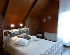 Tüm Ev/Apart Daire Gite Le Vast, 2 Bedrooms, 5 Persons (Le Vast, Fransa)