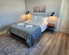 Toàn bộ căn nhà/căn hộ Feel At Home In This Downtown Apartment With Two Bedrooms And Insuite Laundry! (Grand Forks, Canada)