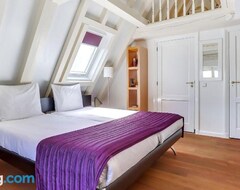 Gæstehus City-centre, Canal-house, Luxurious , Stylish Bedroom, Ensuite Bathroom, Own Entrance (Amsterdam, Holland)