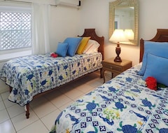 Hotel Sea Spray 50 Steps To The Sea, Silver Sands, 3 Br (Duncans, Jamaica)