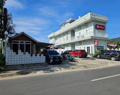 Otel Reddoorz Near Kantor Bupati Pantai Pandan (Aek Kanopan, Endonezya)