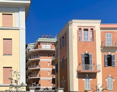 Koko talo/asunto Elegant And Attractive Vacation Apartment In A Prime Location. (Nettuno, Italia)