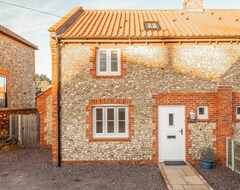 Tüm Ev/Apart Daire An Attractive And Beautifully Furnished Flint And Brick Cottage On A Quiet Lane. (Walsingham, Birleşik Krallık)