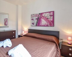 Toàn bộ căn nhà/căn hộ 4 Bedroom Accommodation In Custonaci (Custonaci, Ý)