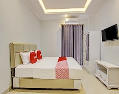 Hotel Oyo 92879 Vilina Imperial Inn (Cilacap, Indonezija)