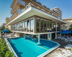 Hotelli La Pace (Bellaria-Igea Marina, Italia)