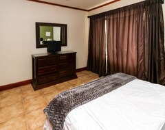 Hotel Ocean And Jungle Views, Clean Interior, Saltwater Pools, Private, Family Ori (Playa Hermosa, Kostarika)