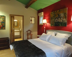 Hotel Air-conditioned Guest Room Pool Spa South ArdÈche (Joyeuse, Francuska)