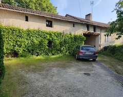 Toàn bộ căn nhà/căn hộ Family House, 6/8 People, Pets Accepted (Neuvic, Pháp)