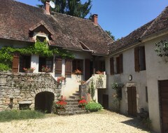 Toàn bộ căn nhà/căn hộ Charming Village House For With Pool Set Around The Vineyards, Close To Beaune (Couches, Pháp)