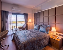 Khách sạn Novel Centre Point Hotel (Famagusta, Síp)