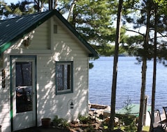 Hele huset/lejligheden Pristine Waterfront! Cottages At Bon Echos Edge - Cottage #4 (Cloyne, Canada)