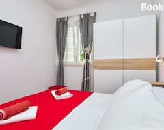 Entire House / Apartment Aqua Dream Apartments - One Bedroom Apartment (Dubrovnik, Croatia)